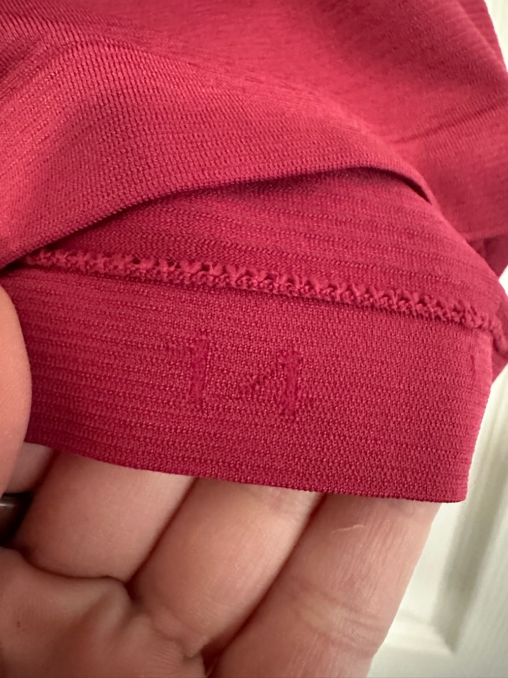 Lululemon Swiftly Tech Short Sleeve 2.0 Shirt Hip Length in Maroon Size 14 EUC - Picture 4 of 4